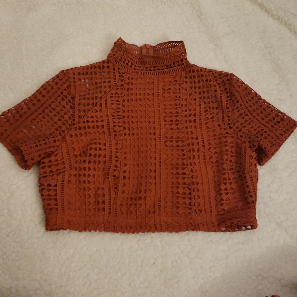 Cropped crochet shirt